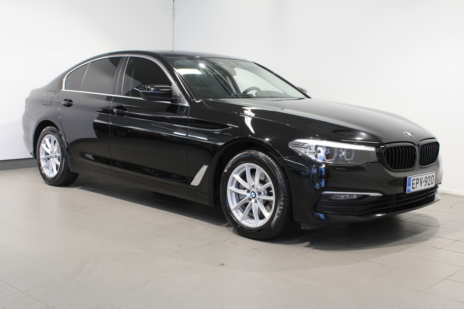 BMW 518