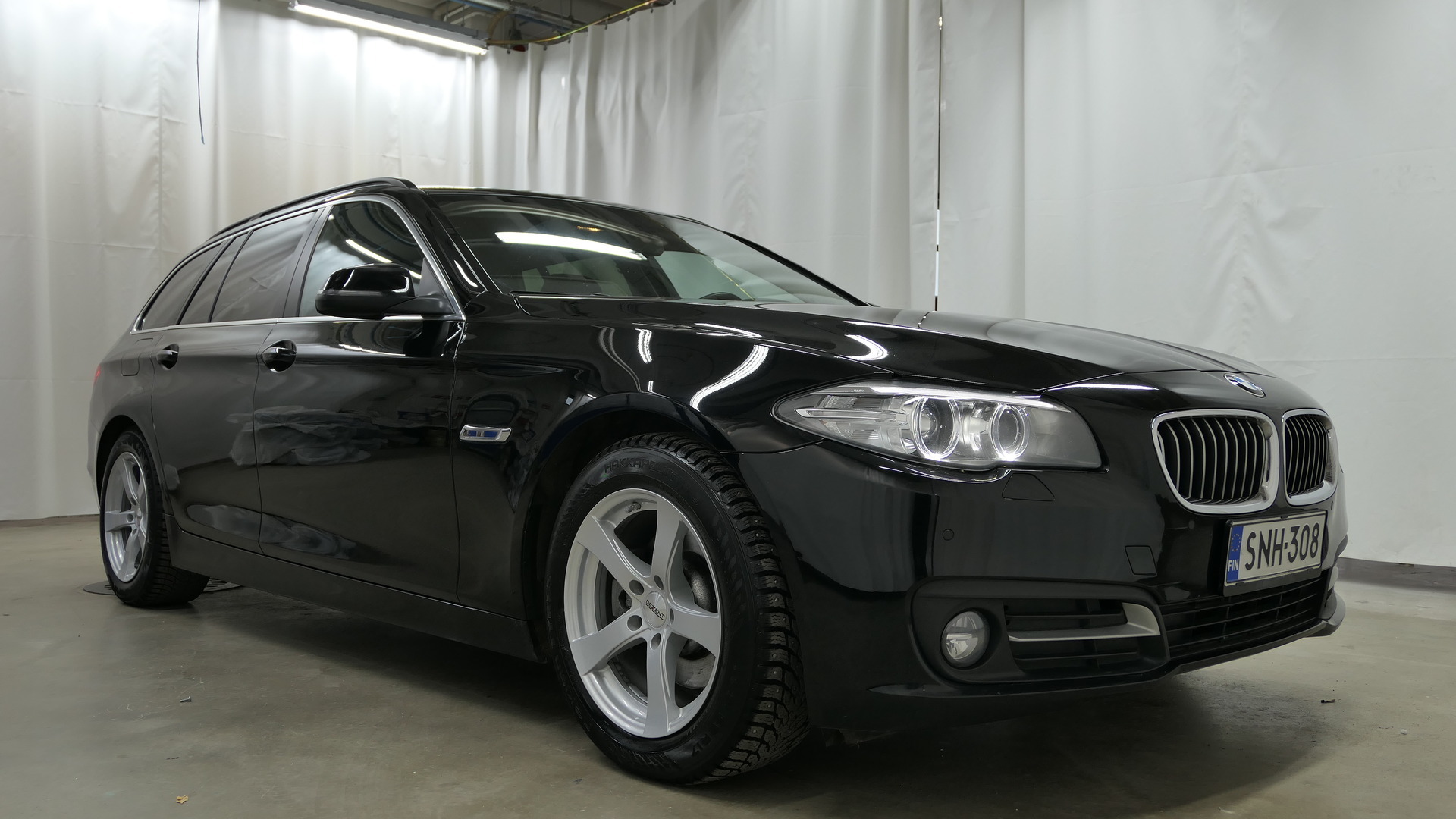 BMW 518