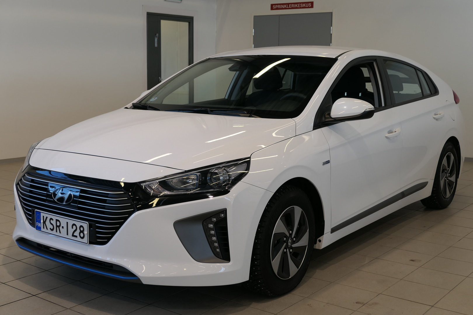Hyundai IONIQ hybrid