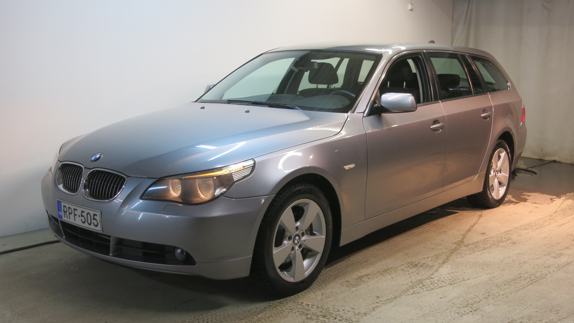 BMW 525